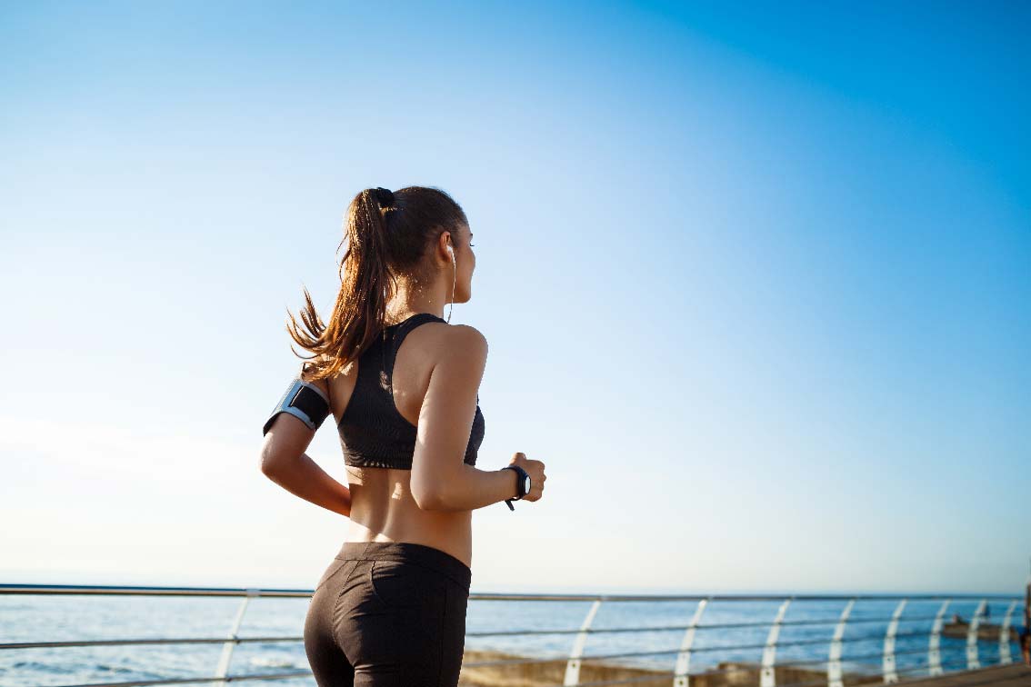 Ejercicios y actividades físicas para mujeres en verano