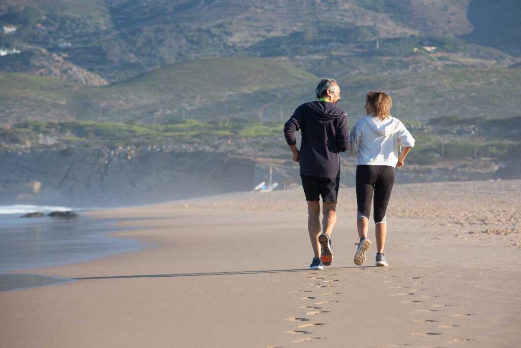 es-bueno-correr-por-la-playa-descalzo-2